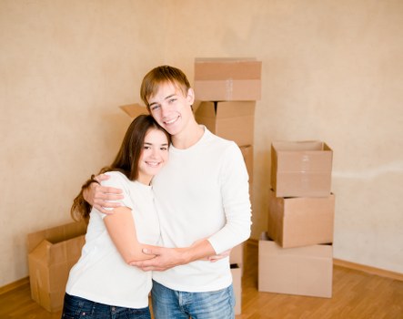 Removal truck for residential and commercial transport in Hendon