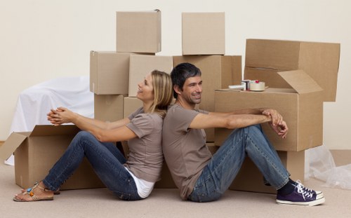 Hendon removal van booking and moving process overview