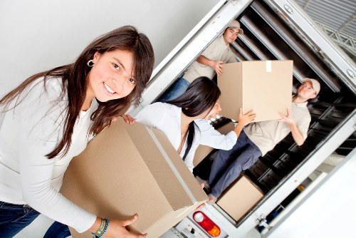 Local moving truck support for flat and house relocations in Hendon